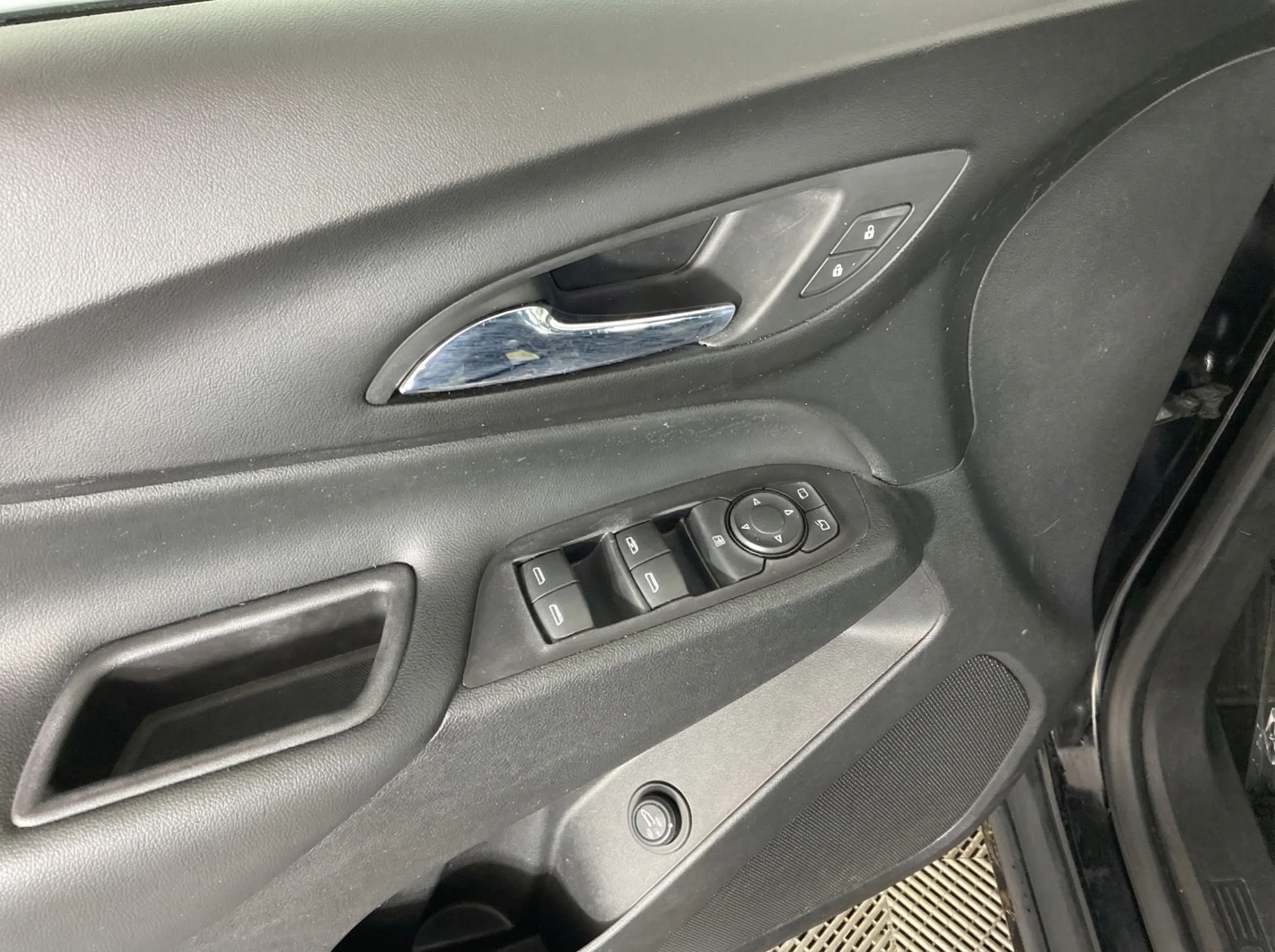 2018 Chevrolet Equinox LT — thumbnail 10