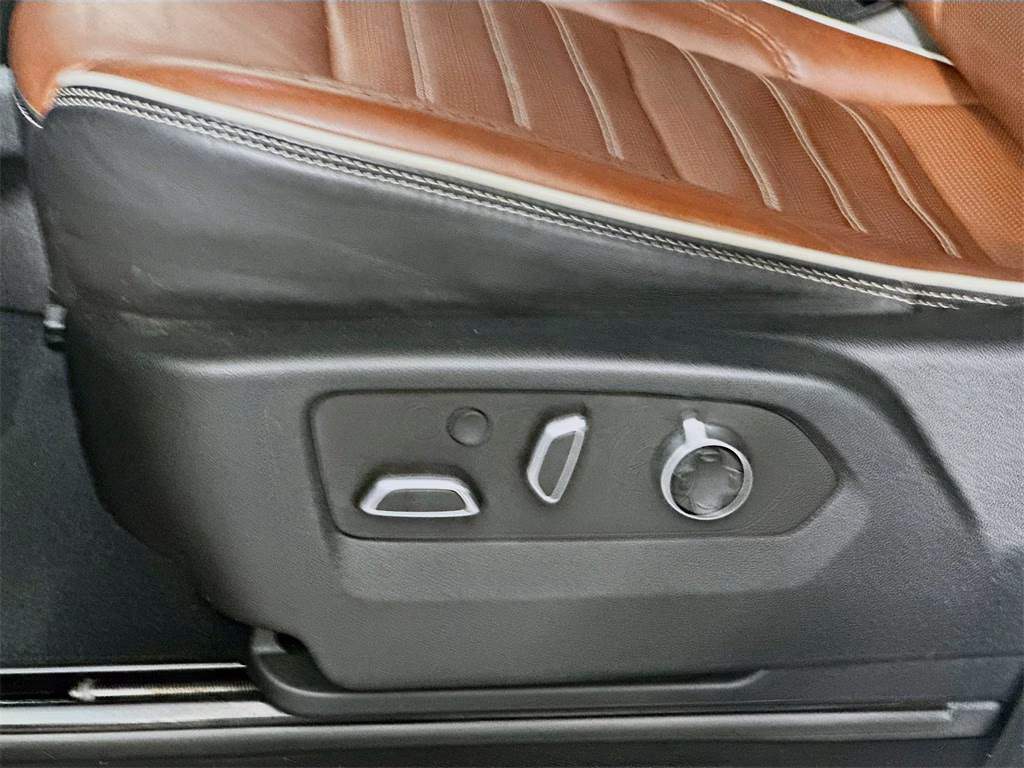 2023 GMC Yukon Denali Ultimate — thumbnail 29