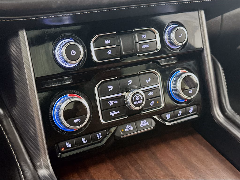 2023 GMC Yukon Denali Ultimate — thumbnail 19