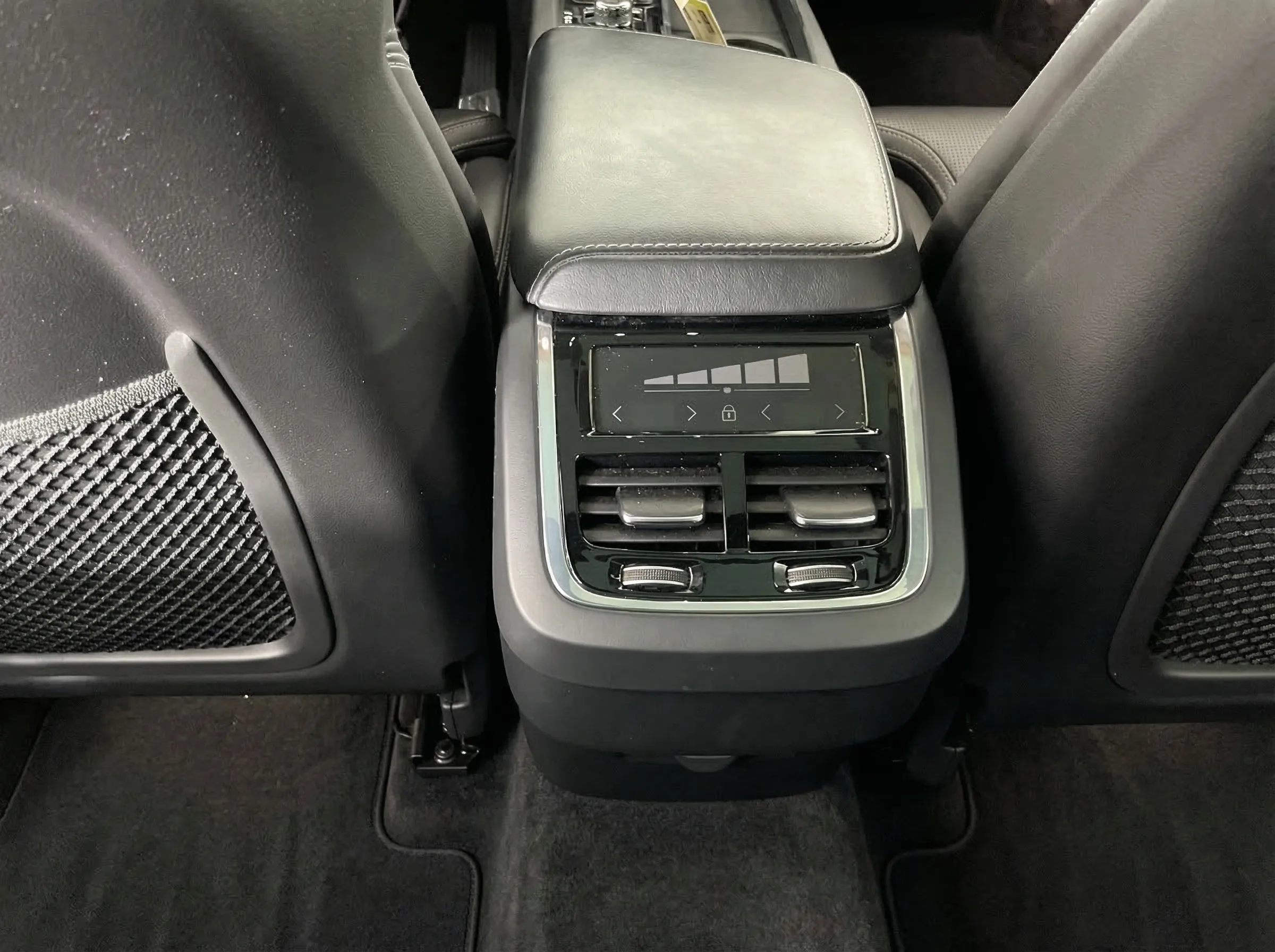 2021 Volvo XC60 T6 Inscription — thumbnail 15