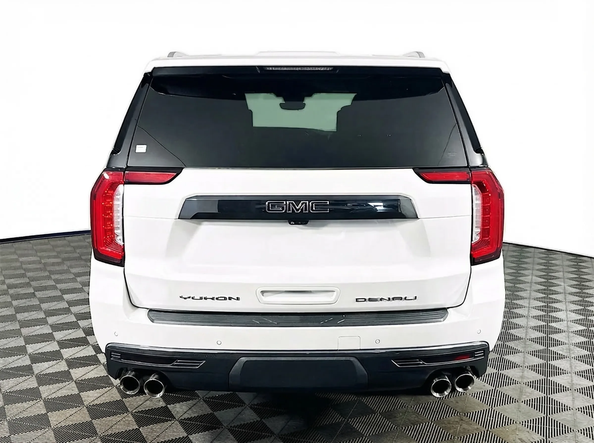 2023 GMC Yukon Denali Ultimate — thumbnail 2