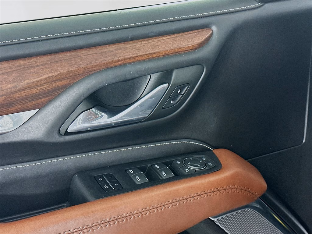 2023 GMC Yukon Denali Ultimate — thumbnail 27