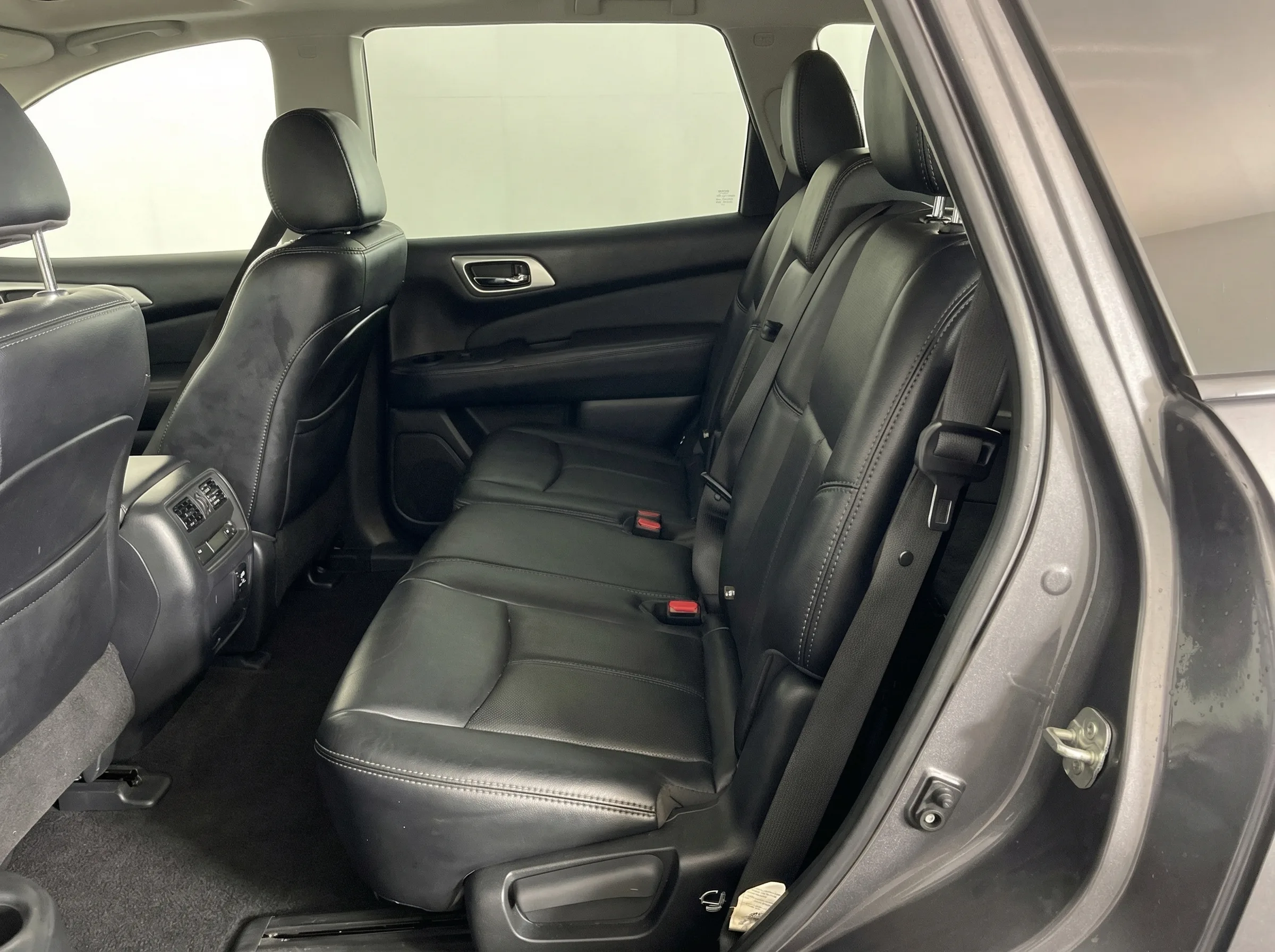 2017 Nissan Pathfinder SL — thumbnail 15
