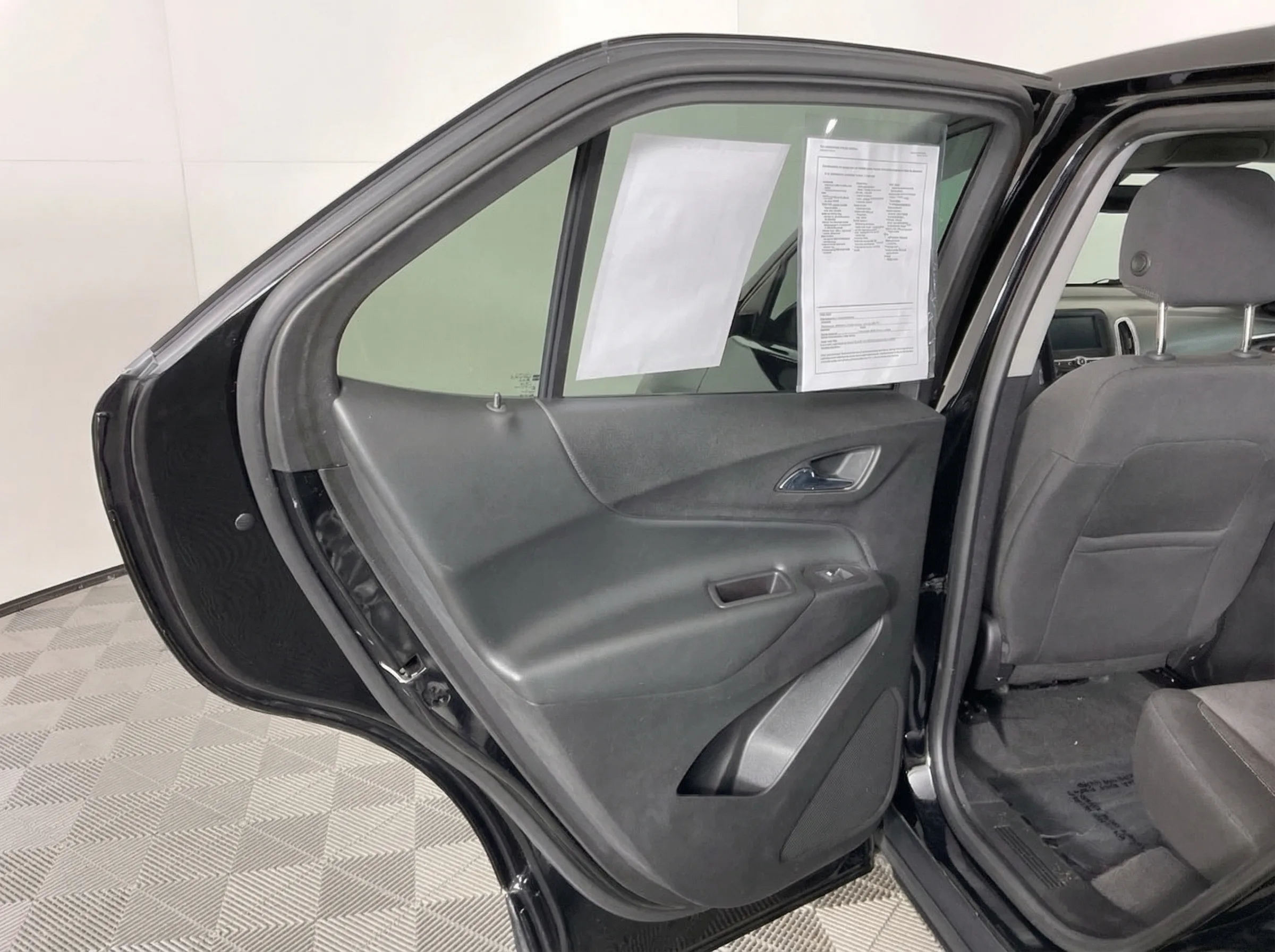 2018 Chevrolet Equinox LT — thumbnail 17