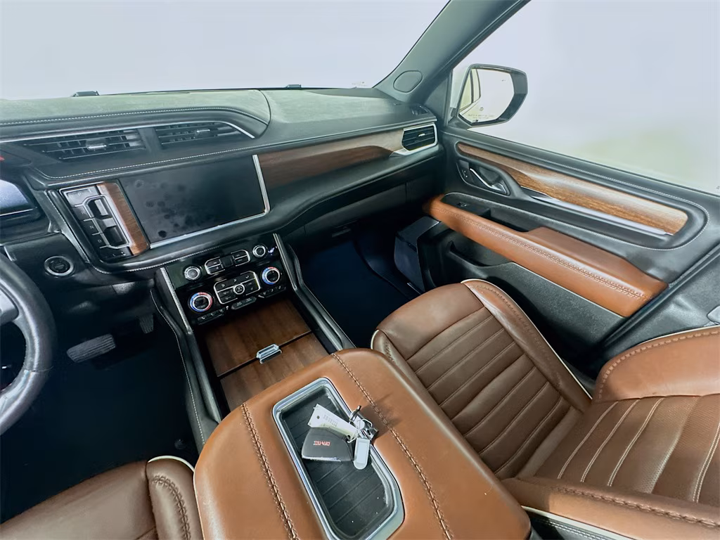 2023 GMC Yukon Denali Ultimate — thumbnail 26