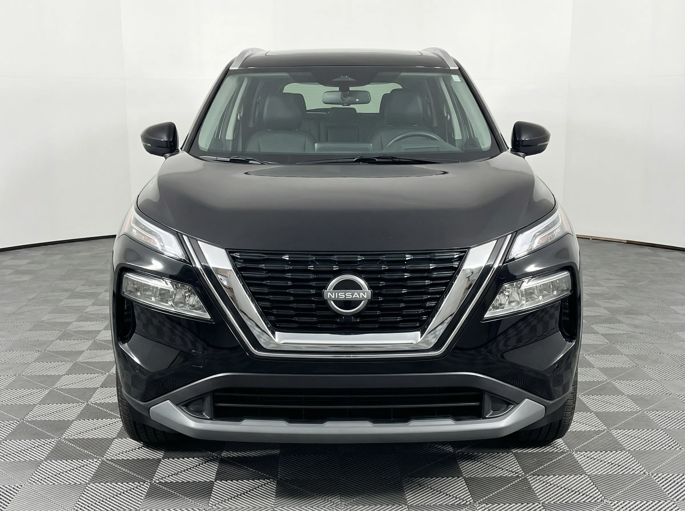 2022 Nissan Rogue SV — photo 1