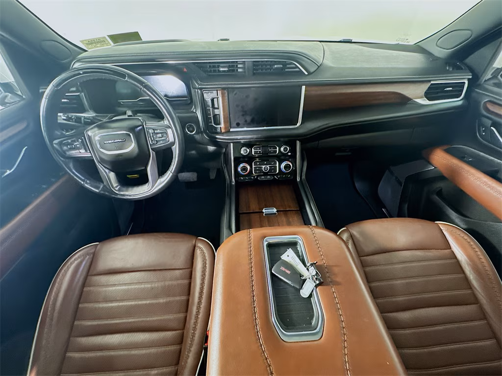 2023 GMC Yukon Denali Ultimate — thumbnail 15