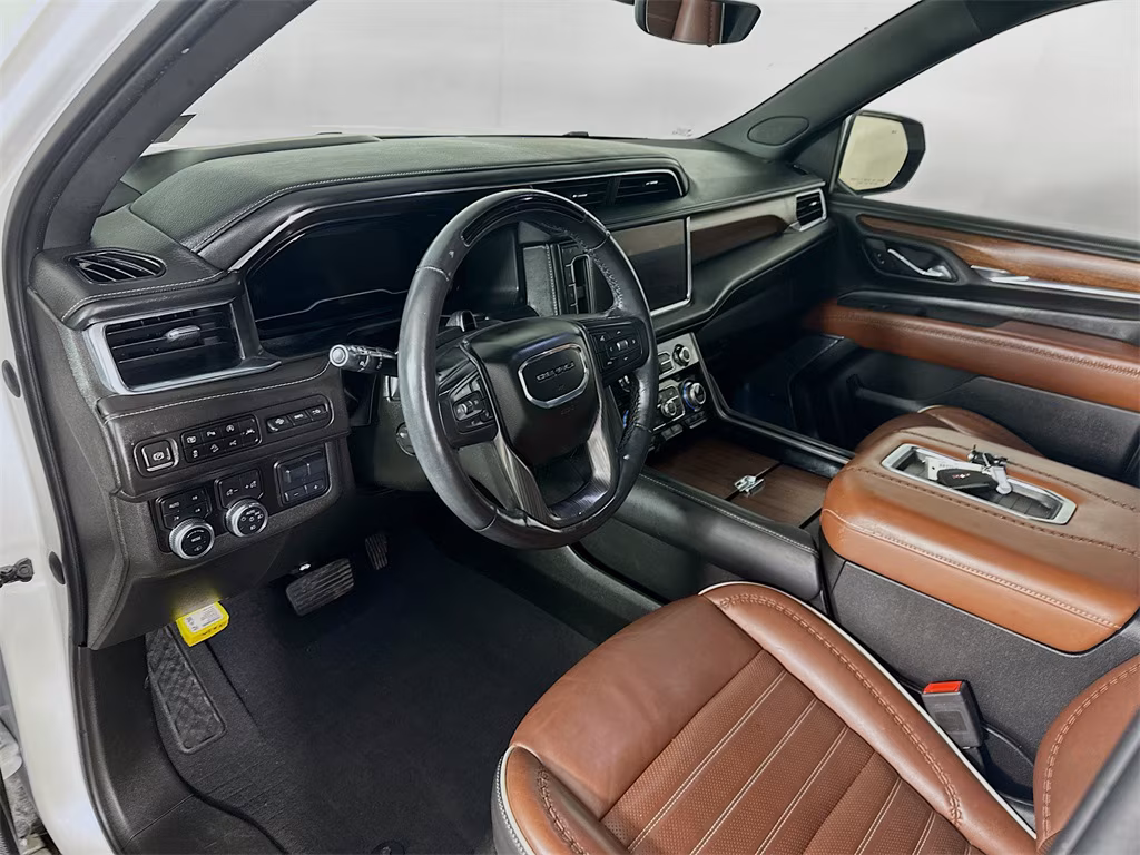 2023 GMC Yukon Denali Ultimate — thumbnail 14