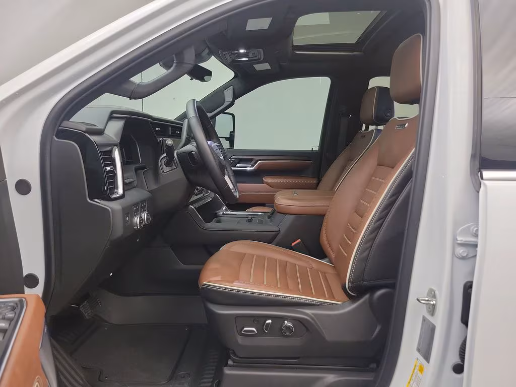 2024 GMC Sierra 3500HD Denali Ultimate — thumbnail 15