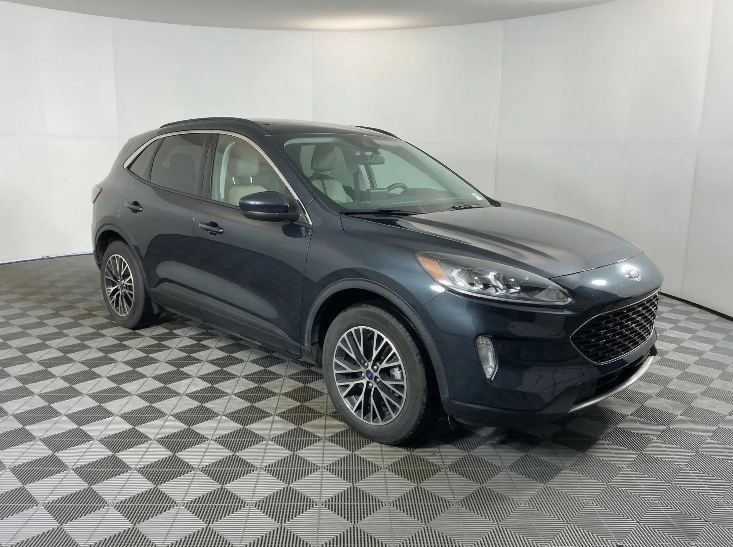 2022 Ford Escape Plug-In Hybrid SEL — thumbnail 4