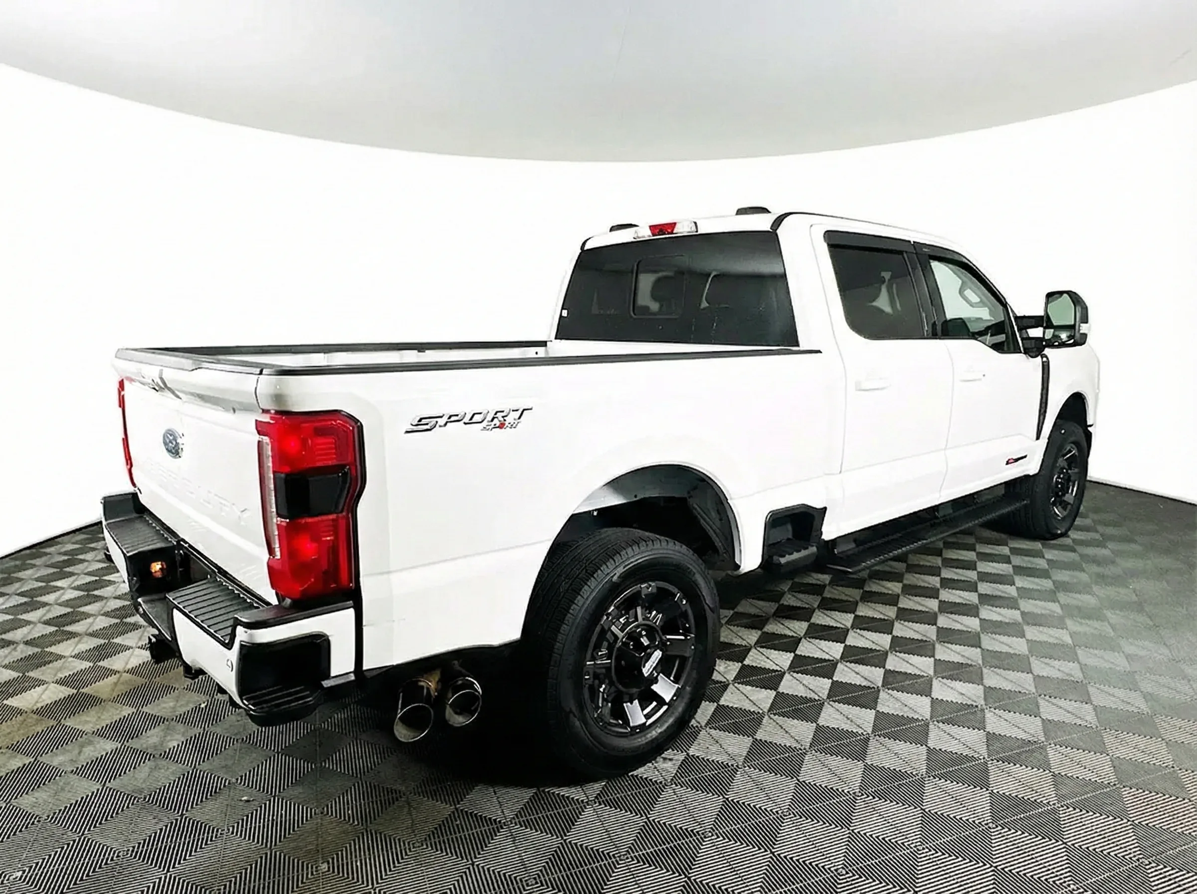 2024 Ford F-250 Super Duty Platinum — thumbnail 2