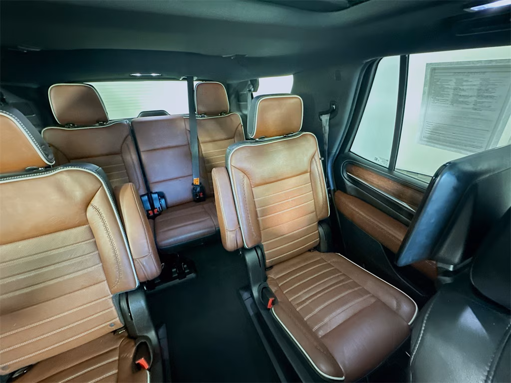 2023 GMC Yukon Denali Ultimate — thumbnail 32