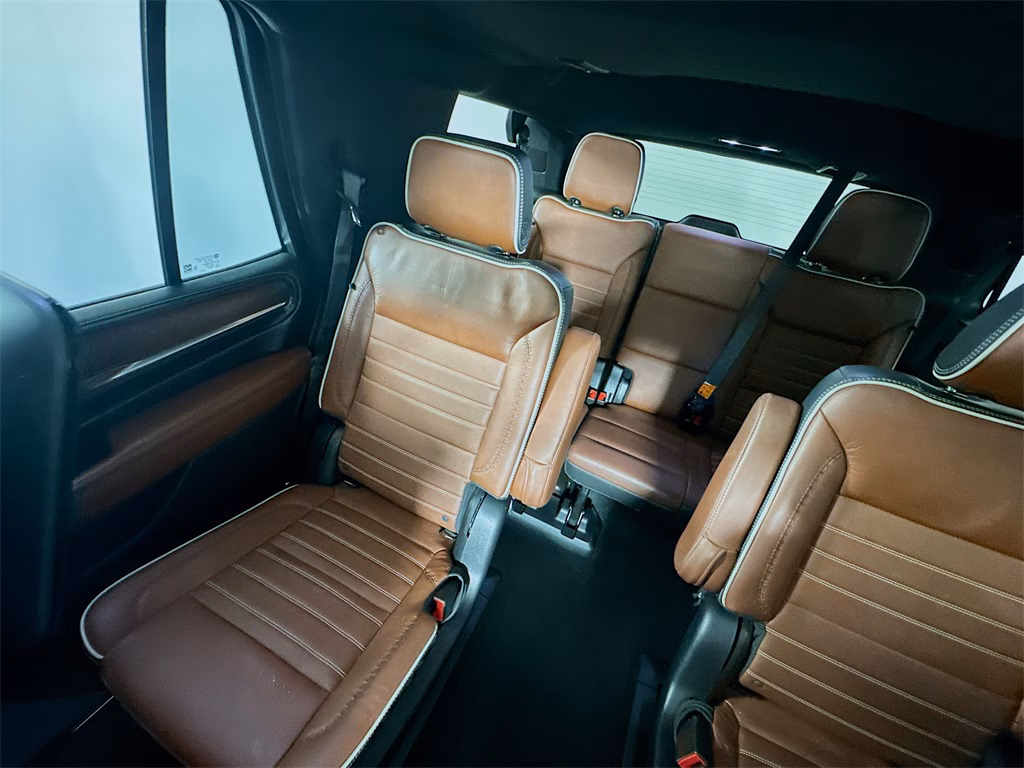 2023 GMC Yukon Denali Ultimate — thumbnail 33