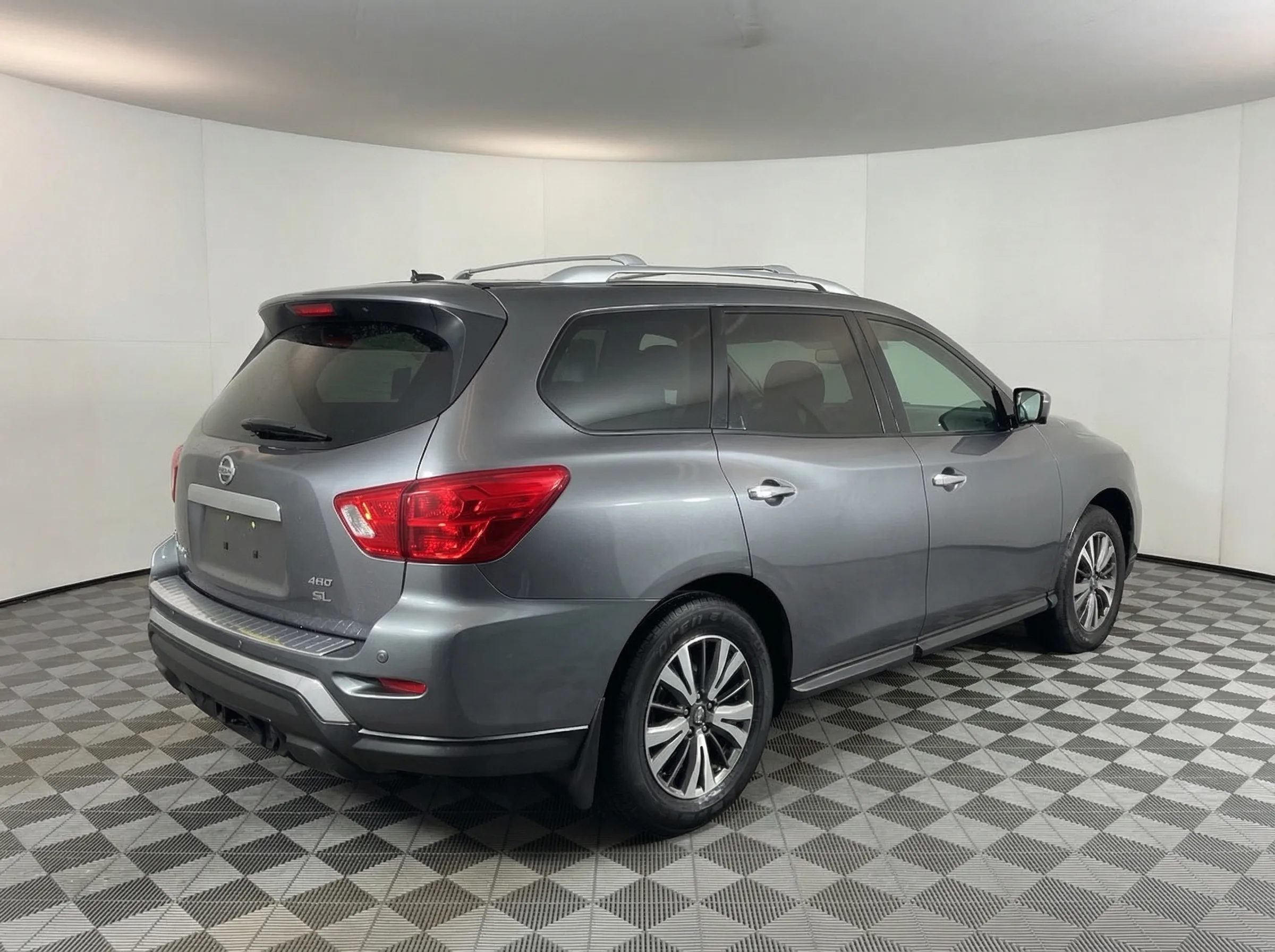 2017 Nissan Pathfinder SL — thumbnail 4