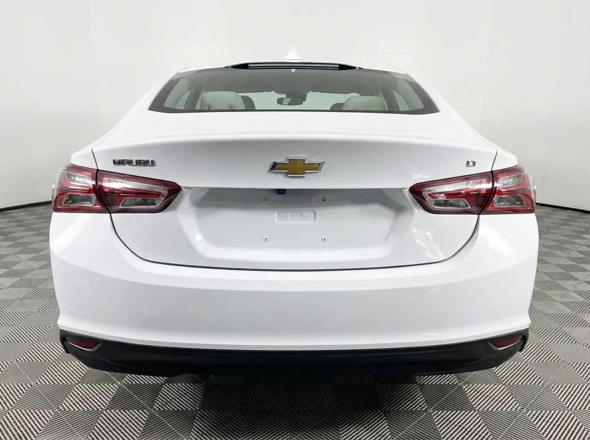 2024 Chevrolet Malibu LT — thumbnail 2