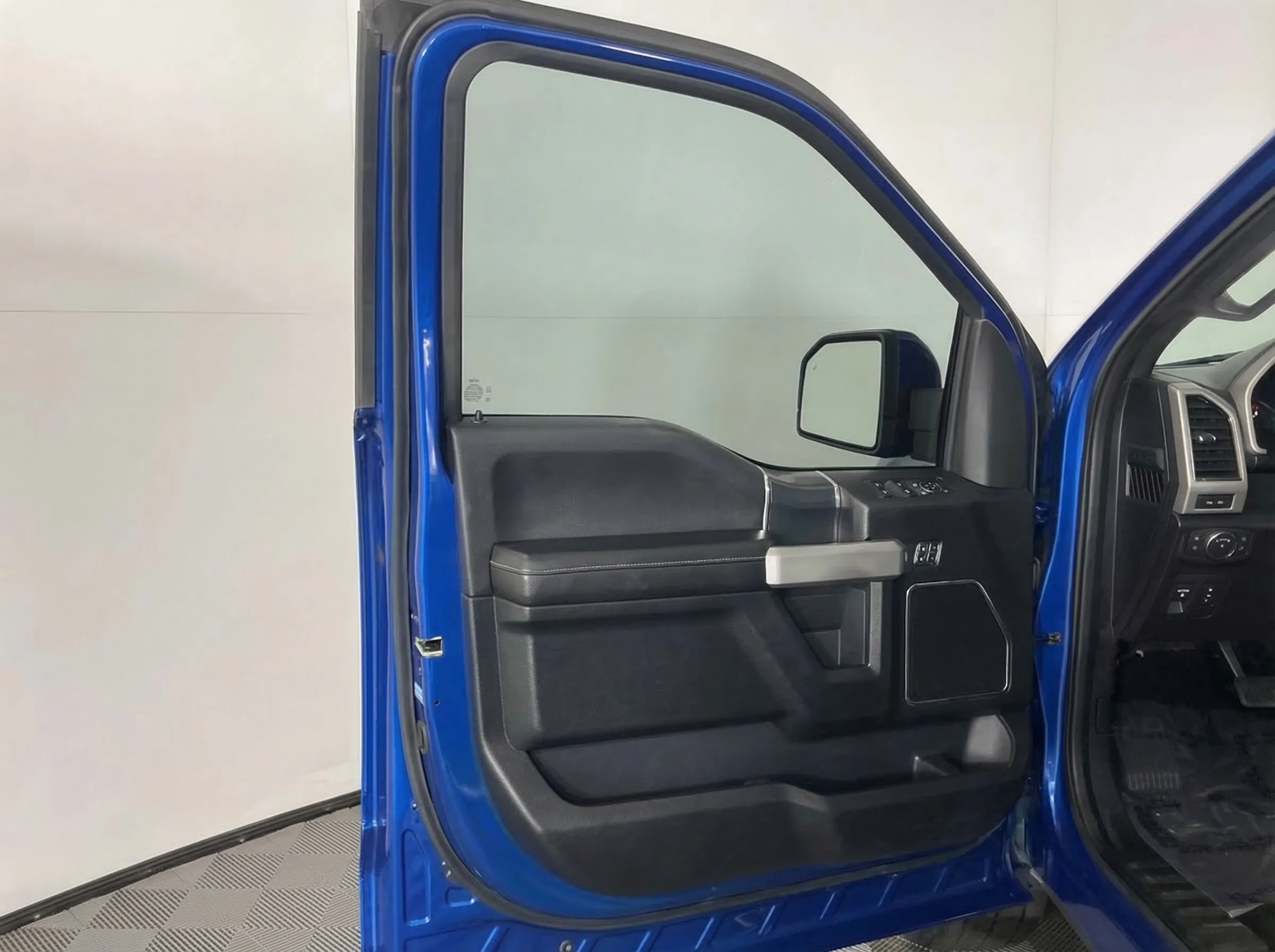 2018 Ford F-150 Lariat — thumbnail 5