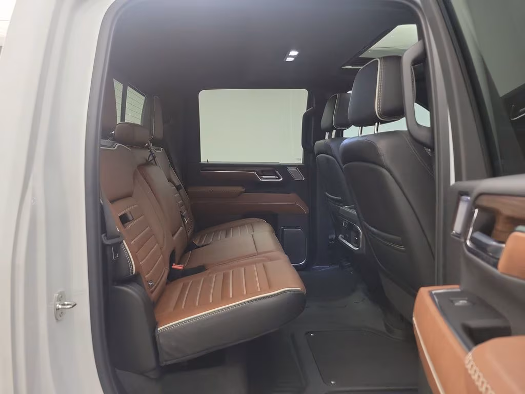 2024 GMC Sierra 3500HD Denali Ultimate — thumbnail 22
