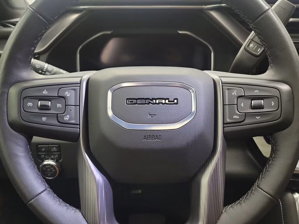 2024 GMC Sierra 3500HD Denali Ultimate — thumbnail 9