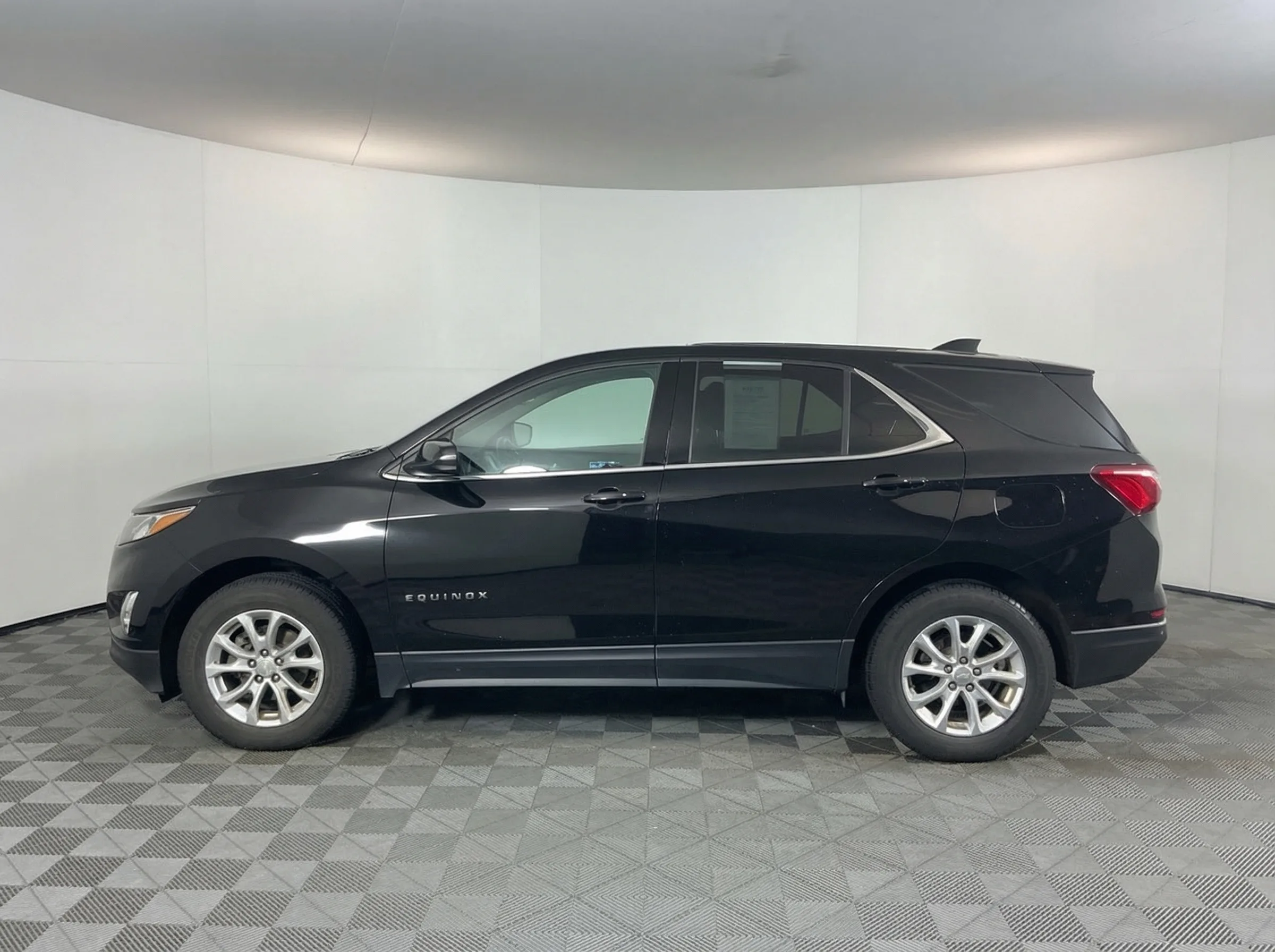 2018 Chevrolet Equinox LT — thumbnail 5