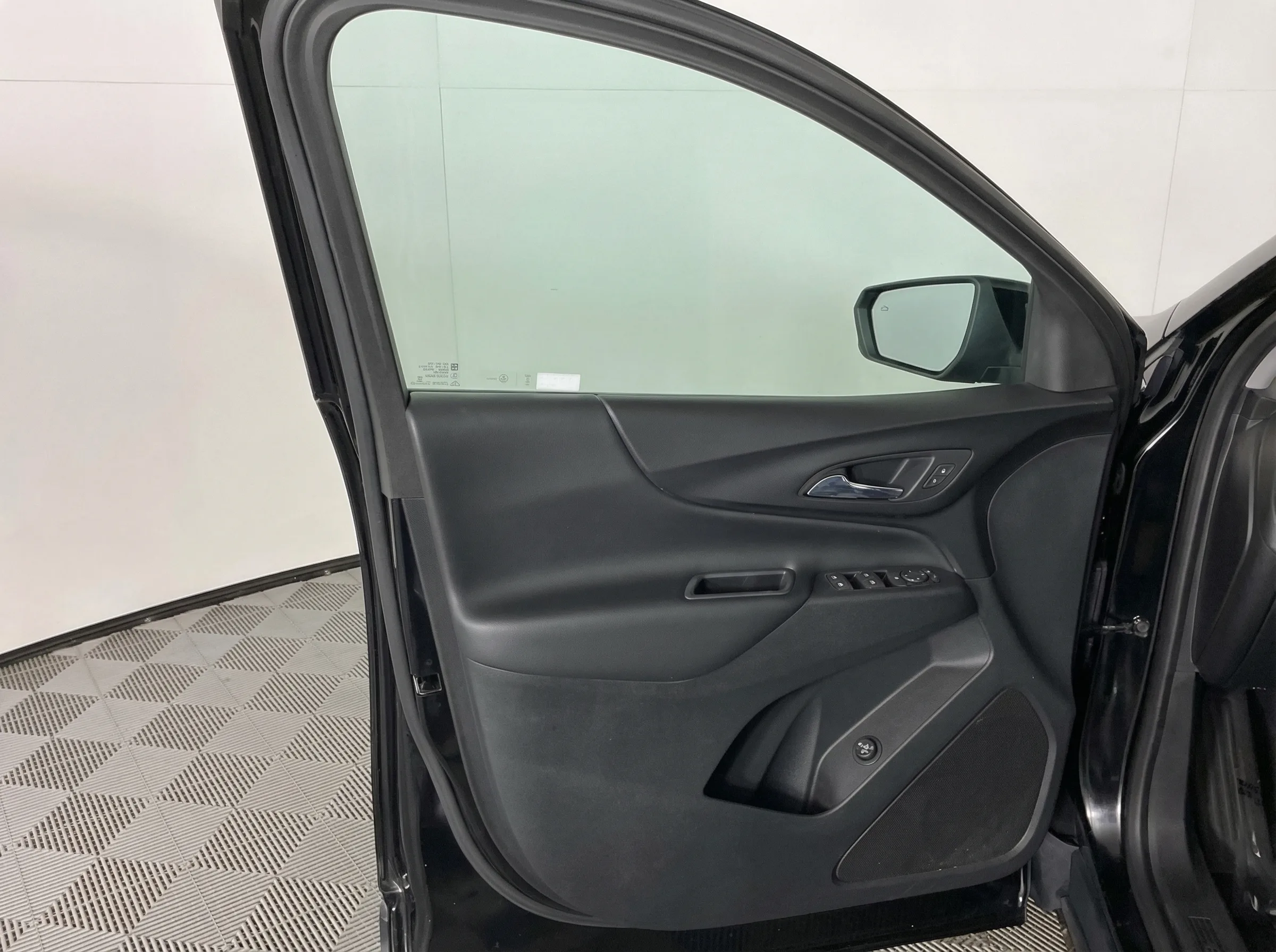 2018 Chevrolet Equinox LT — thumbnail 9